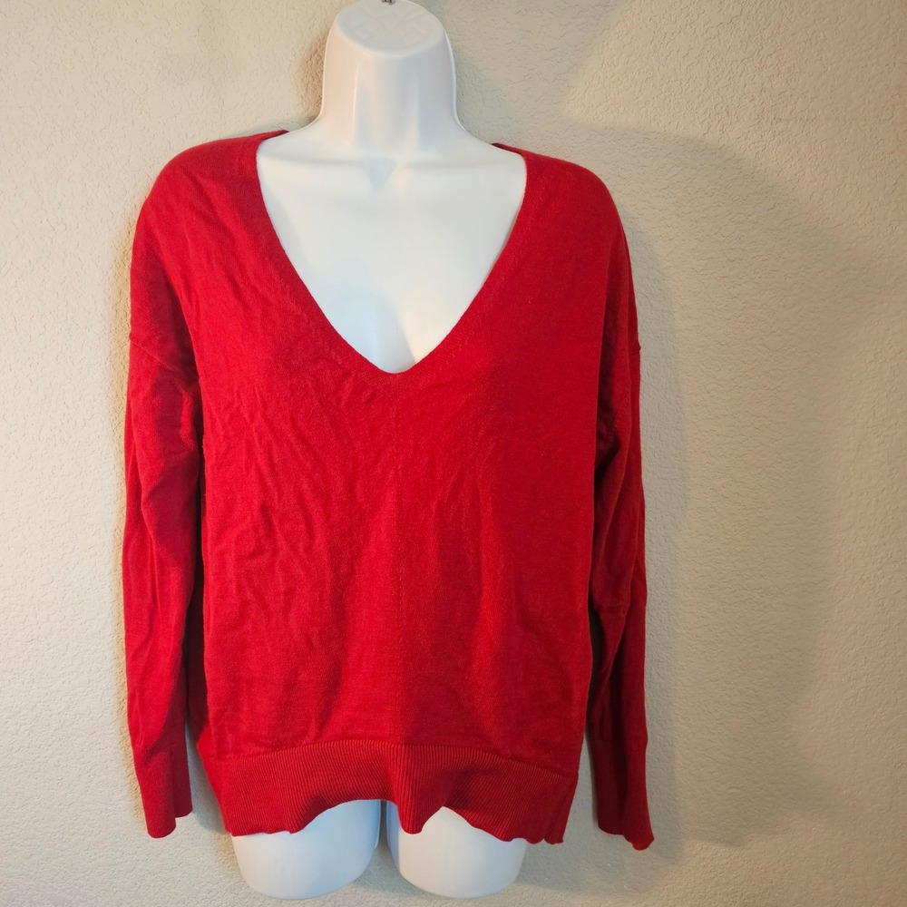 Express red size‎ medium long sleeve v neck v back cotton pullover sweater